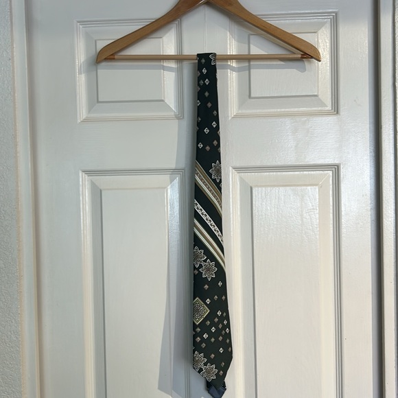 Cortefiel Green 70s Vibe Tie - Picture 2 of 8